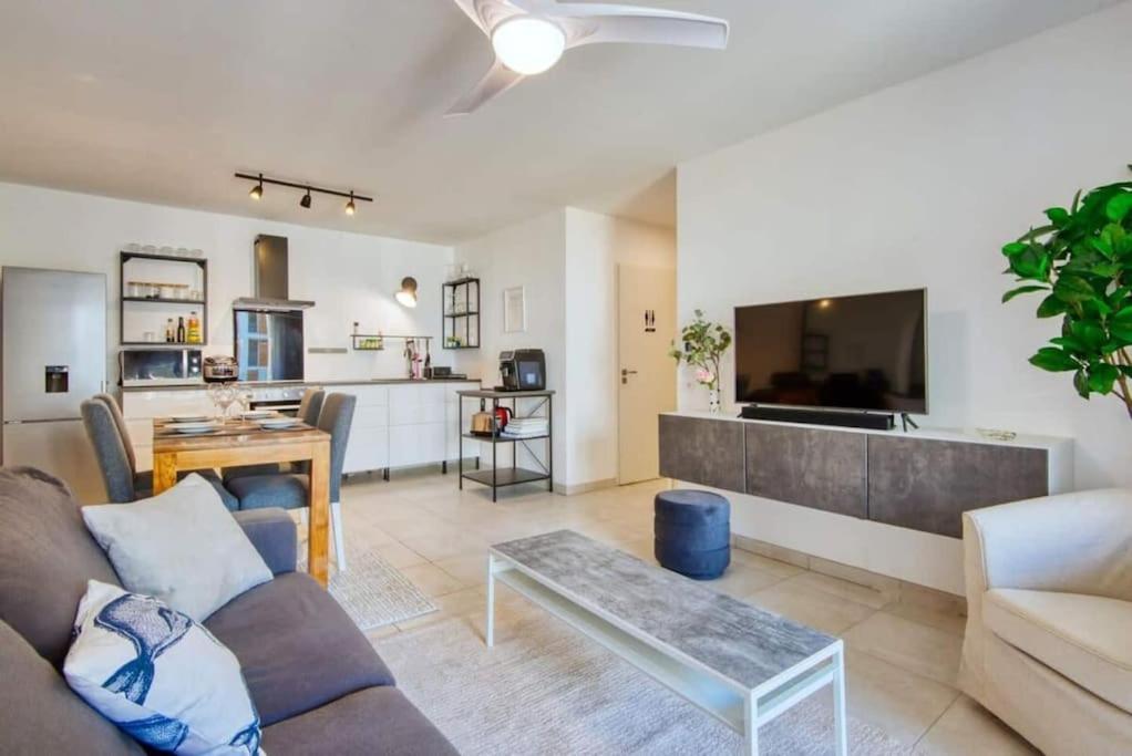 Ferienwohnung Le Fonction, Meuble 4 Etoiles, Avec Parking Boxe Aix-en-Provence Exterior foto