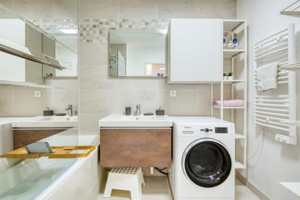 Ferienwohnung Le Fonction, Meuble 4 Etoiles, Avec Parking Boxe Aix-en-Provence Exterior foto
